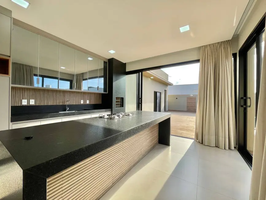 Foto 3 de Casa com 3 quartos à venda, 450m2 em Chácara Letônia, Americana - SP