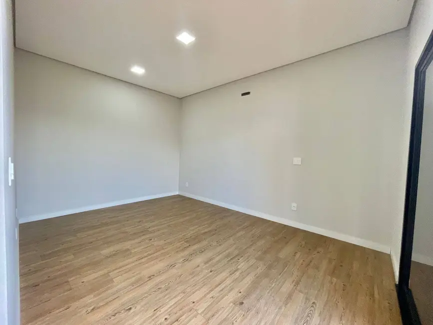 Foto 8 de Casa com 3 quartos à venda, 450m2 em Chácara Letônia, Americana - SP