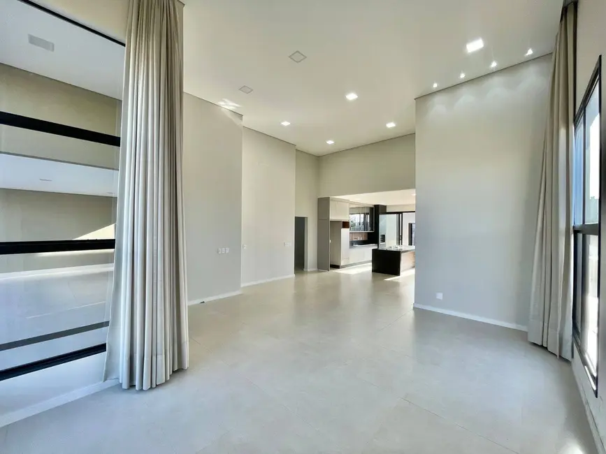 Foto 4 de Casa com 3 quartos à venda, 450m2 em Chácara Letônia, Americana - SP