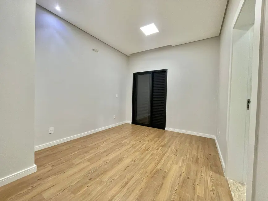 Foto 7 de Casa com 3 quartos à venda, 450m2 em Chácara Letônia, Americana - SP