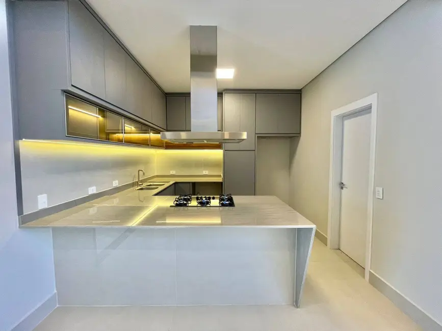 Foto 6 de Casa à venda, 429m2 em Vila Cordenonsi, Americana - SP