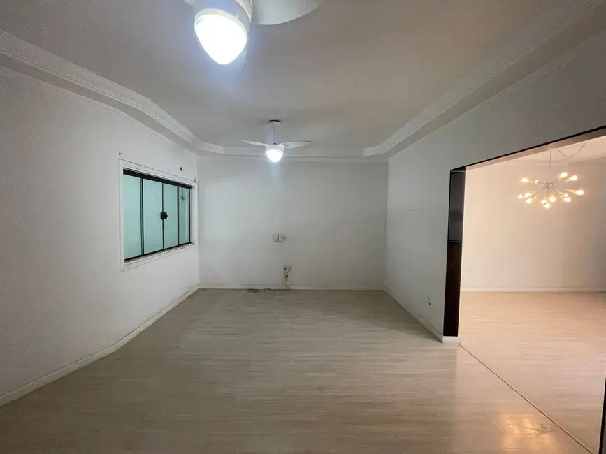 Foto 4 de Casa com 3 quartos à venda, 180m2 em Vila Belvedere, Americana - SP