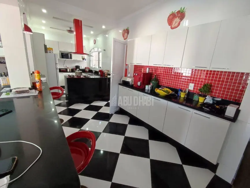 Casa com 3 quartos à venda, 570m2 em Praia Grande - SP - imagem 6 Foto 6 de Casa com 3 quartos à venda, 570m2 em Praia Grande - SP
