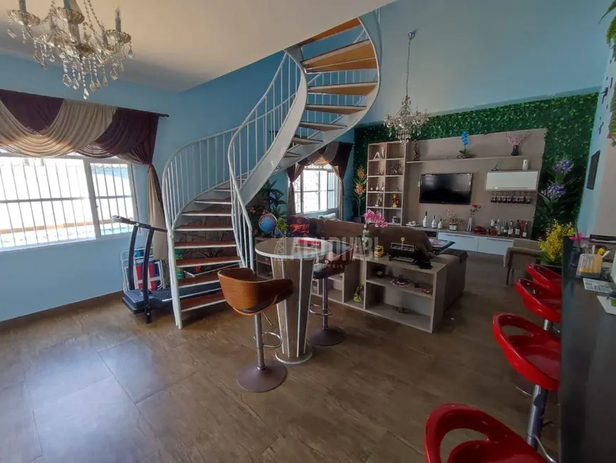 Casa com 3 quartos à venda, 570m2 em Praia Grande - SP - imagem 4 Foto 4 de Casa com 3 quartos à venda, 570m2 em Praia Grande - SP