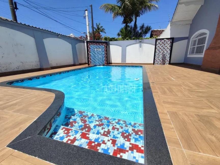 Casa com 3 quartos à venda, 570m2 em Praia Grande - SP - imagem 3 Foto 3 de Casa com 3 quartos à venda, 570m2 em Praia Grande - SP