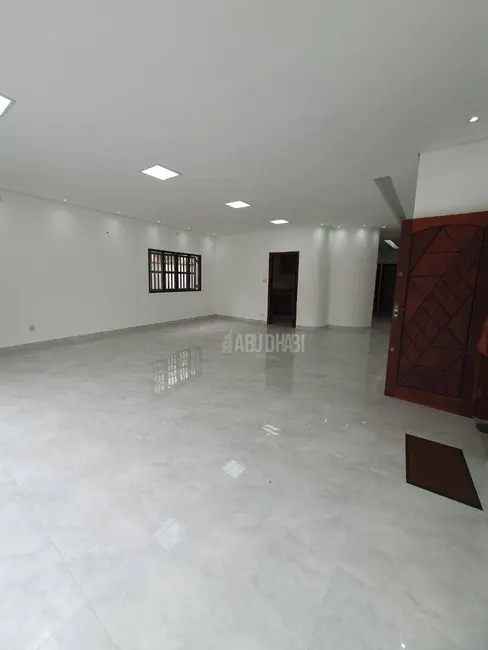 Casa com 3 quartos à venda, 560m2 em Canto do Forte, Praia Grande - SP - imagem 6 Foto 6 de Casa com 3 quartos à venda, 560m2 em Canto do Forte, Praia Grande - SP