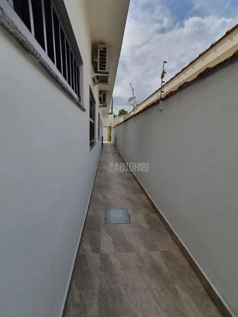 Casa com 3 quartos à venda, 560m2 em Canto do Forte, Praia Grande - SP - imagem 3 Foto 3 de Casa com 3 quartos à venda, 560m2 em Canto do Forte, Praia Grande - SP
