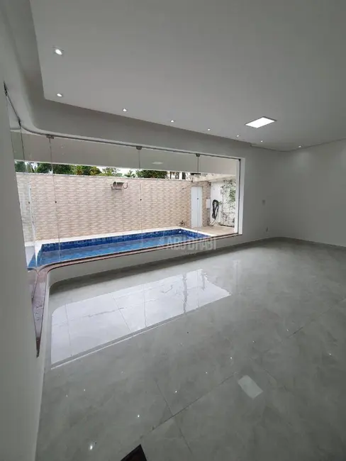 Foto 1 de Casa com 3 quartos à venda, 560m2 em Canto do Forte, Praia Grande - SP