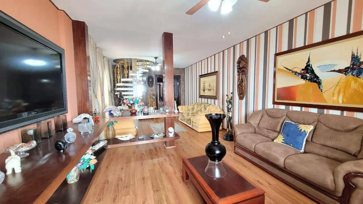 Apartamento com 4 quartos à venda e para alugar, 318m2 em Canto do Forte, Praia Grande - SP - imagem 3 Foto 3 de Apartamento com 4 quartos à venda e para alugar, 318m2 em Canto do Forte, Praia Grande - SP