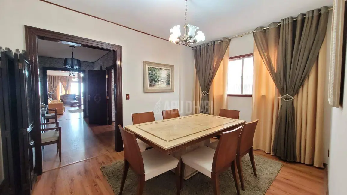 Apartamento com 4 quartos à venda e para alugar, 318m2 em Canto do Forte, Praia Grande - SP - imagem 8 Foto 8 de Apartamento com 4 quartos à venda e para alugar, 318m2 em Canto do Forte, Praia Grande - SP