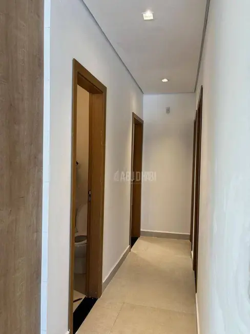 Casa com 3 quartos à venda, 275m2 em Praia Grande - SP - imagem 5 Foto 5 de Casa com 3 quartos à venda, 275m2 em Praia Grande - SP