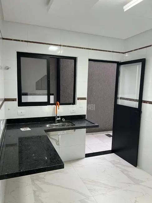 Foto 3 de Casa de Condomínio com 2 quartos à venda, 48m2 em Maracanã, Praia Grande - SP