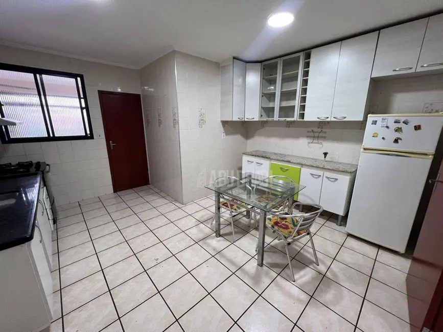 Apartamento com 2 quartos à venda, 106m2 em Praia Grande - SP - imagem 9 Foto 9 de Apartamento com 2 quartos à venda, 106m2 em Praia Grande - SP