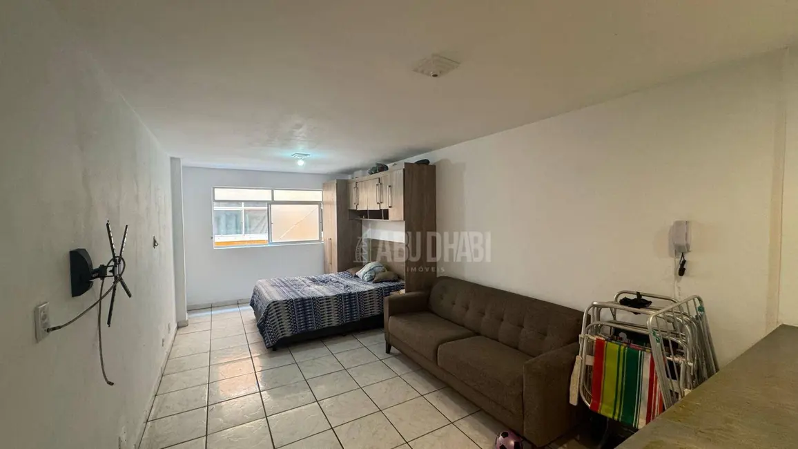 Foto 3 de Kitnet com 1 quarto à venda, 30m2 em Aviação, Praia Grande - SP