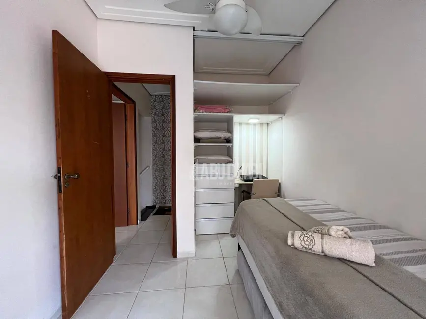 Foto 2 de Casa com 3 quartos à venda, 180m2 em Canto do Forte, Praia Grande - SP