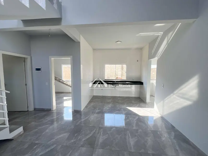 Sobrado com 2 quartos à venda, 180m2 em Sao Lourenco Do Oeste - SC - imagem 4 Foto 4 de Sobrado com 2 quartos à venda, 180m2 em Sao Lourenco Do Oeste - SC