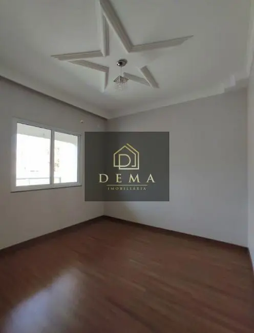 Sobrado com 3 quartos à venda, 147m2 em Jardim Santa Maria, Toledo - PR - imagem 4 Foto 4 de Sobrado com 3 quartos à venda, 147m2 em Jardim Santa Maria, Toledo - PR