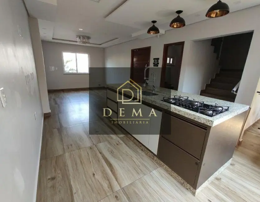Sobrado com 3 quartos à venda, 147m2 em Jardim Santa Maria, Toledo, PR - imagem 1 Foto 1 de Sobrado com 3 quartos à venda, 147m2 em Jardim Santa Maria, Toledo, PR