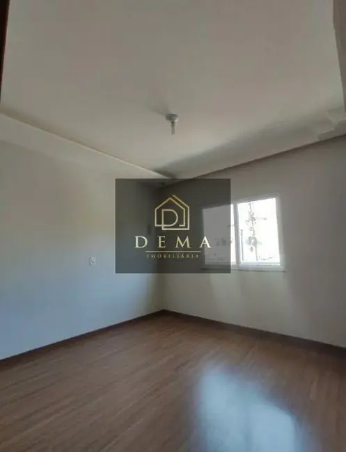 Sobrado com 3 quartos à venda, 147m2 em Jardim Santa Maria, Toledo - PR - imagem 7 Foto 7 de Sobrado com 3 quartos à venda, 147m2 em Jardim Santa Maria, Toledo - PR