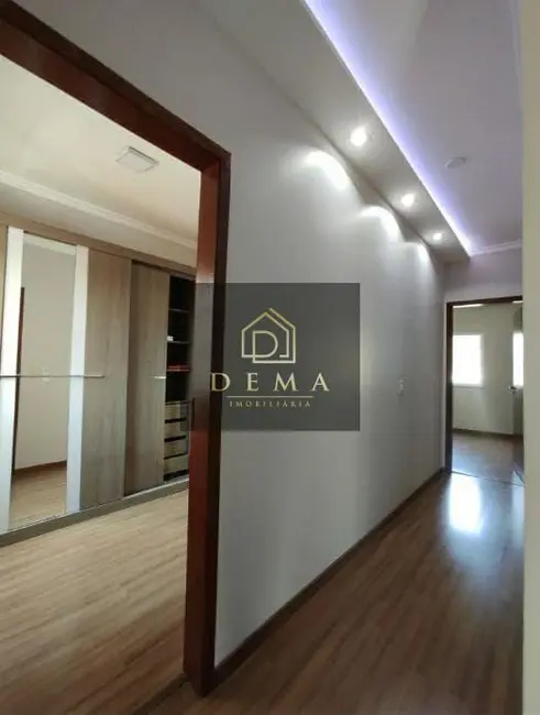 Sobrado com 3 quartos à venda, 147m2 em Jardim Santa Maria, Toledo - PR - imagem 2 Foto 2 de Sobrado com 3 quartos à venda, 147m2 em Jardim Santa Maria, Toledo - PR