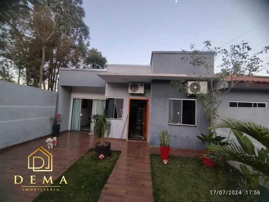 Foto 2 de Casa com 2 quartos à venda, 120m2 em Jardim Planalto, Toledo - PR