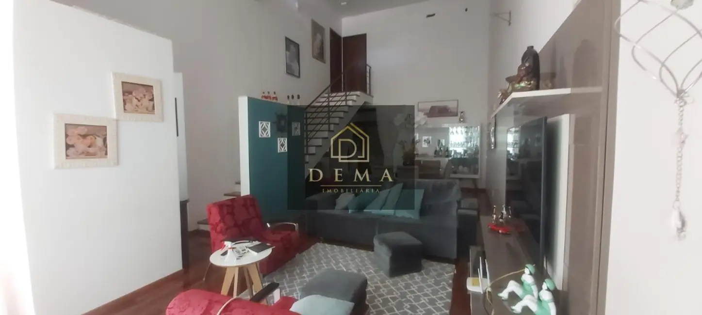 Casa com 3 quartos à venda, 220m2 em Jardim Gisela, Toledo - PR - imagem 6 Foto 6 de Casa com 3 quartos à venda, 220m2 em Jardim Gisela, Toledo - PR