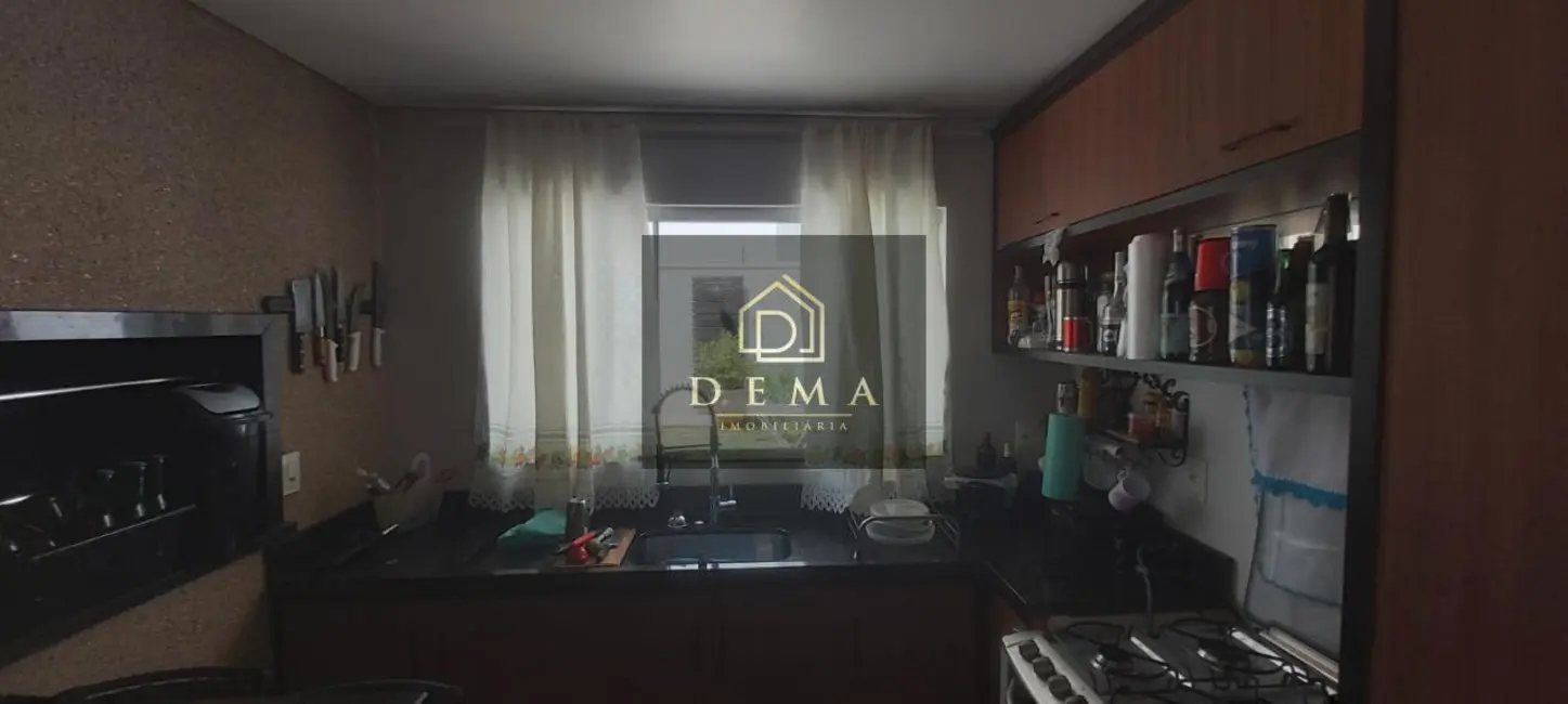 Casa com 3 quartos à venda, 220m2 em Jardim Gisela, Toledo - PR - imagem 8 Foto 8 de Casa com 3 quartos à venda, 220m2 em Jardim Gisela, Toledo - PR