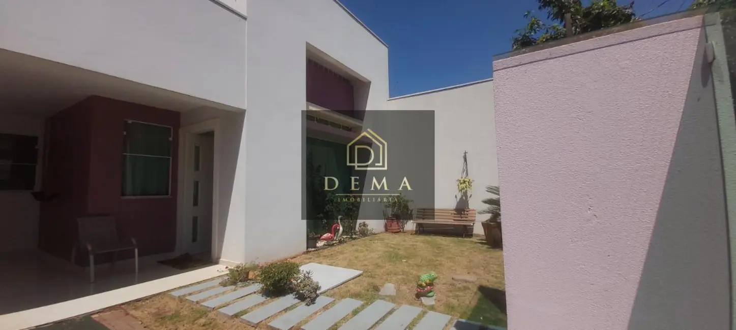 Casa com 3 quartos à venda, 220m2 em Jardim Gisela, Toledo - PR - imagem 2 Foto 2 de Casa com 3 quartos à venda, 220m2 em Jardim Gisela, Toledo - PR