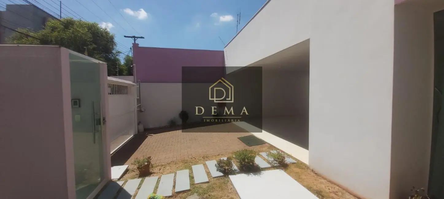 Casa com 3 quartos à venda, 220m2 em Jardim Gisela, Toledo - PR - imagem 3 Foto 3 de Casa com 3 quartos à venda, 220m2 em Jardim Gisela, Toledo - PR