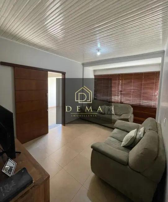 Casa com 2 quartos à venda, 200m2 em Vila Industrial, Toledo - PR - imagem 6 Foto 6 de Casa com 2 quartos à venda, 200m2 em Vila Industrial, Toledo - PR