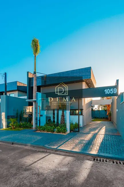 Casa com 2 quartos à venda, 128m2 em Jardim Gisela, Toledo - PR - imagem 3 Foto 3 de Casa com 2 quartos à venda, 128m2 em Jardim Gisela, Toledo - PR
