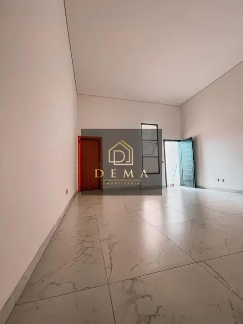 Foto 2 de Casa com 3 quartos à venda, 73m2 em Pinheirinho, Toledo - PR