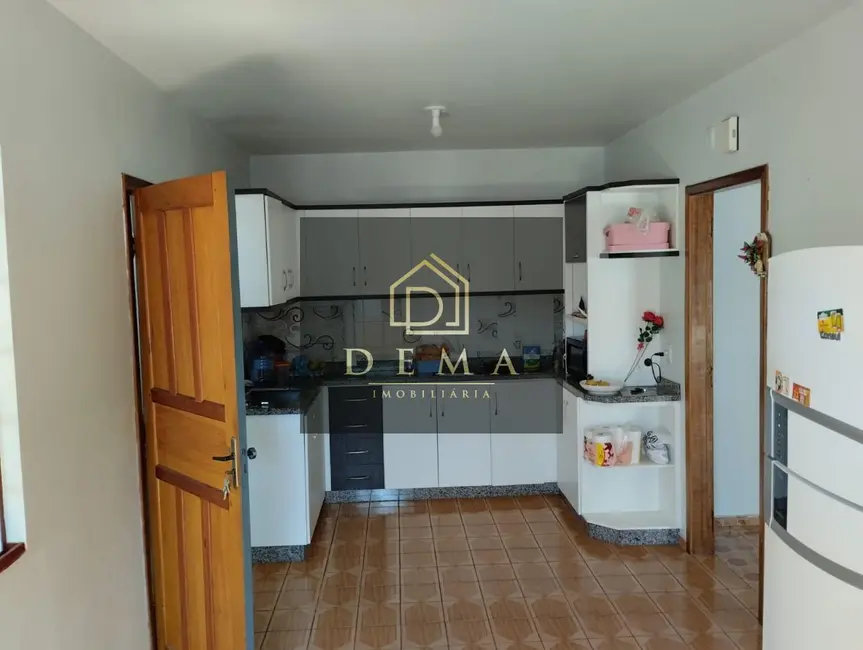 Casa com 2 quartos à venda, 150m2 em Toledo - PR - imagem 9 Foto 9 de Casa com 2 quartos à venda, 150m2 em Toledo - PR