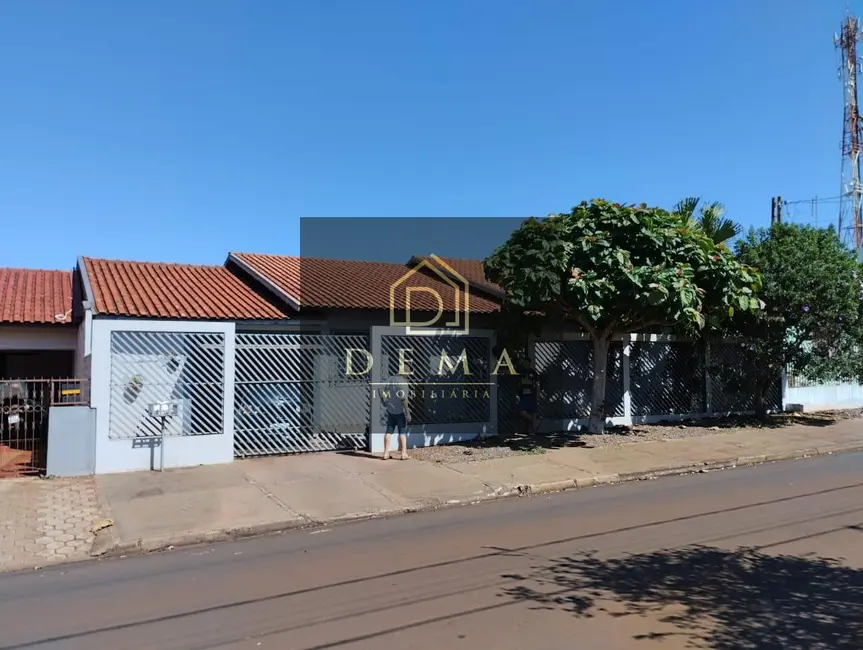 Foto 1 de Casa com 2 quartos à venda, 150m2 em Toledo - PR