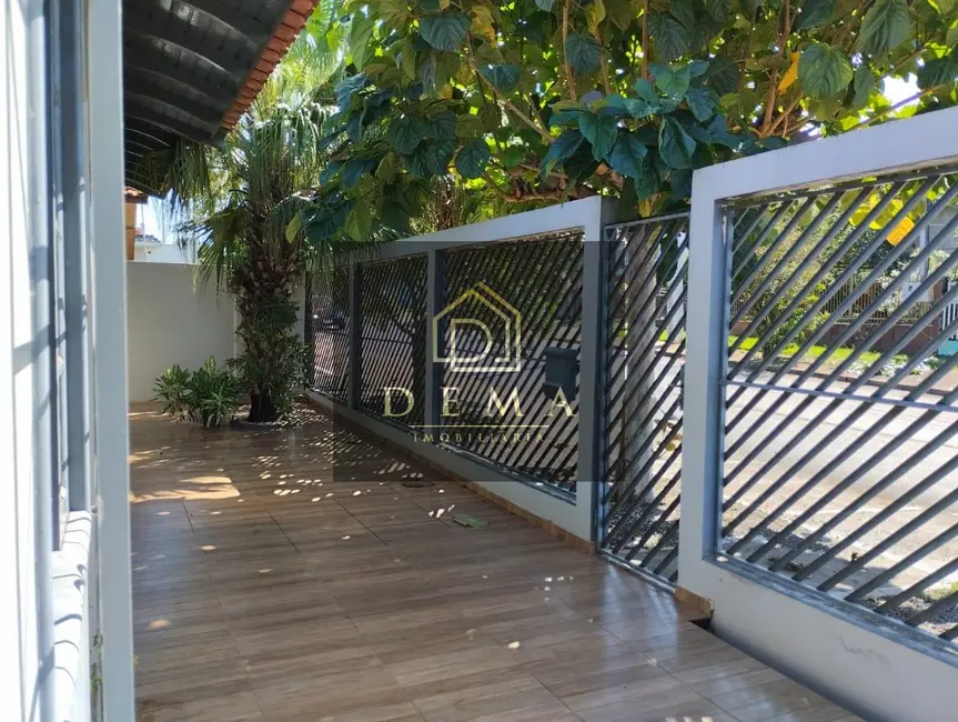 Casa com 2 quartos à venda, 150m2 em Toledo - PR - imagem 3 Foto 3 de Casa com 2 quartos à venda, 150m2 em Toledo - PR