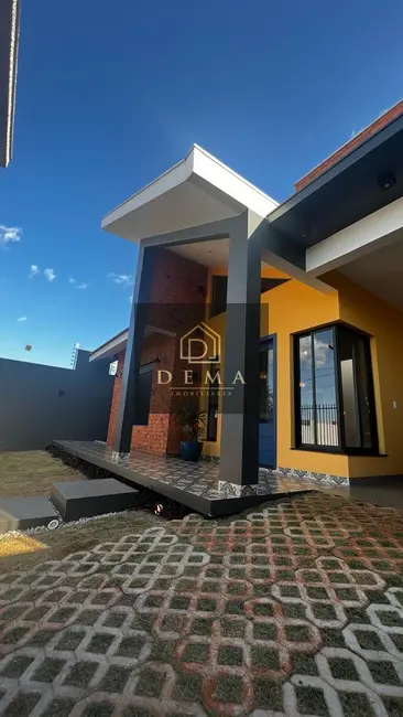 Casa com 2 quartos à venda, 181m2 em Tocantins, Toledo - PR - imagem 3 Foto 3 de Casa com 2 quartos à venda, 181m2 em Tocantins, Toledo - PR