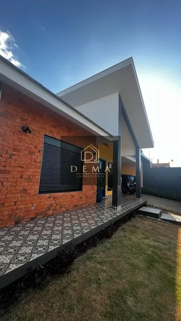 Casa com 2 quartos à venda, 181m2 em Tocantins, Toledo - PR - imagem 4 Foto 4 de Casa com 2 quartos à venda, 181m2 em Tocantins, Toledo - PR