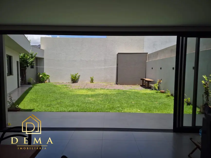 Casa com 3 quartos à venda, 306m2 em Toledo - PR - imagem 8 Foto 8 de Casa com 3 quartos à venda, 306m2 em Toledo - PR