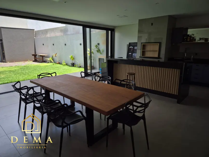 Casa com 3 quartos à venda, 306m2 em Toledo - PR - imagem 3 Foto 3 de Casa com 3 quartos à venda, 306m2 em Toledo - PR