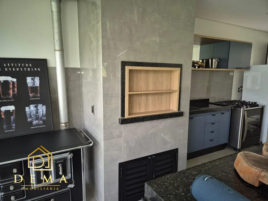 Casa com 3 quartos à venda, 306m2 em Toledo - PR - imagem 6 Foto 6 de Casa com 3 quartos à venda, 306m2 em Toledo - PR
