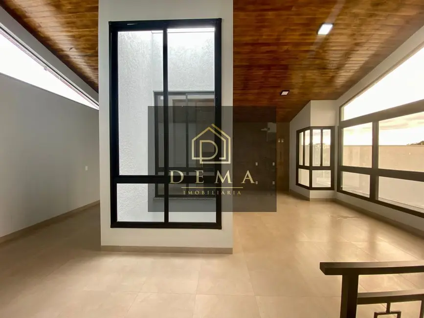 Casa com 2 quartos à venda, 197m2 em Vila Industrial, Toledo - PR - imagem 3 Foto 3 de Casa com 2 quartos à venda, 197m2 em Vila Industrial, Toledo - PR