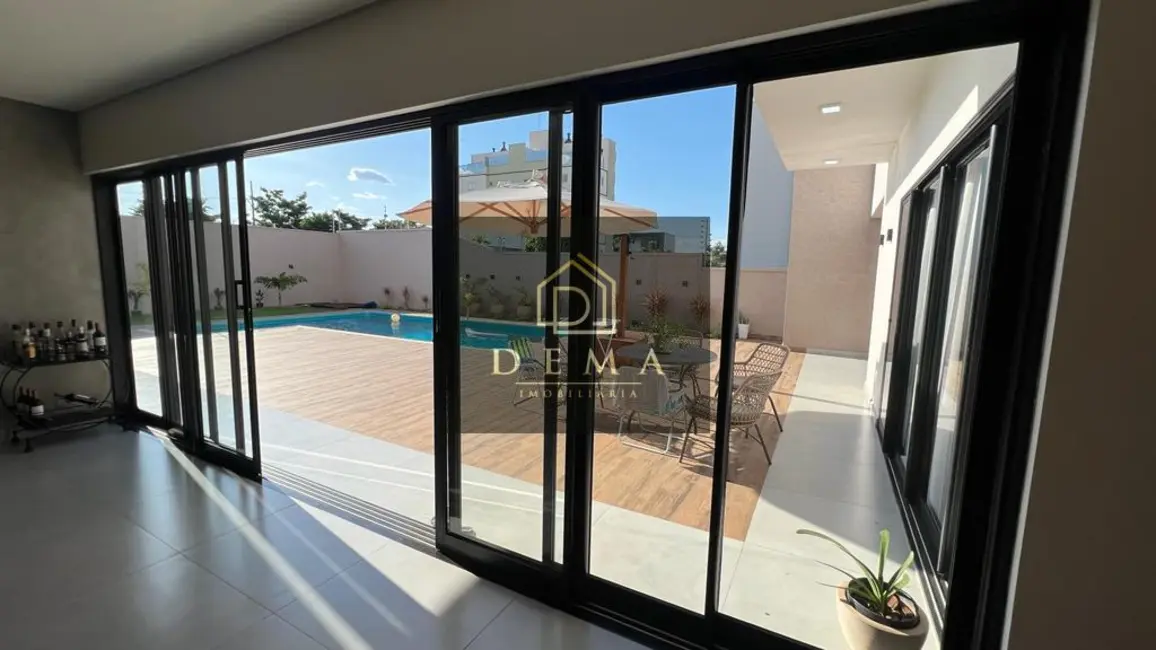 Sobrado com 2 quartos à venda em Tocantins, Toledo - PR - imagem 4 Foto 4 de Sobrado com 2 quartos à venda em Tocantins, Toledo - PR