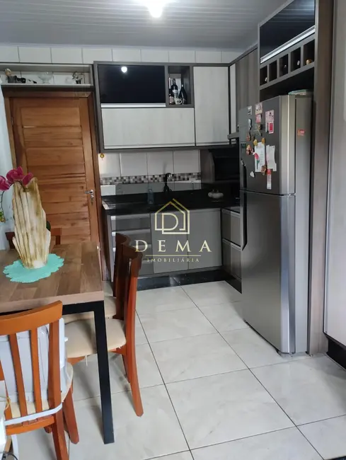 Foto 3 de Casa com 2 quartos à venda, 120m2 em Toledo - PR