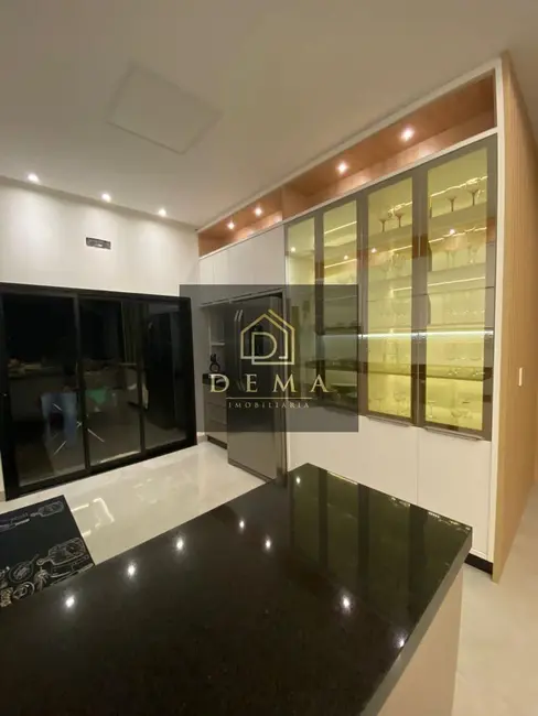 Sobrado com 2 quartos à venda, 200m2 em Jardim Gisela, Toledo - PR - imagem 4 Foto 4 de Sobrado com 2 quartos à venda, 200m2 em Jardim Gisela, Toledo - PR