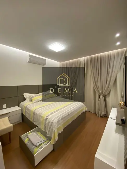 Sobrado com 2 quartos à venda, 200m2 em Jardim Gisela, Toledo - PR - imagem 9 Foto 9 de Sobrado com 2 quartos à venda, 200m2 em Jardim Gisela, Toledo - PR