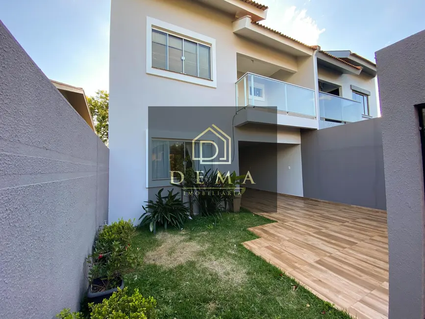 Sobrado com 2 quartos à venda, 174m2 em Jardim Gisela, Toledo - PR - imagem 2 Foto 2 de Sobrado com 2 quartos à venda, 174m2 em Jardim Gisela, Toledo - PR