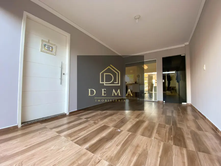 Sobrado com 2 quartos à venda, 174m2 em Jardim Gisela, Toledo - PR - imagem 4 Foto 4 de Sobrado com 2 quartos à venda, 174m2 em Jardim Gisela, Toledo - PR