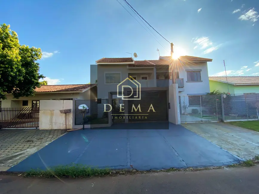 Sobrado com 2 quartos à venda, 174m2 em Jardim Gisela, Toledo - PR - imagem 3 Foto 3 de Sobrado com 2 quartos à venda, 174m2 em Jardim Gisela, Toledo - PR