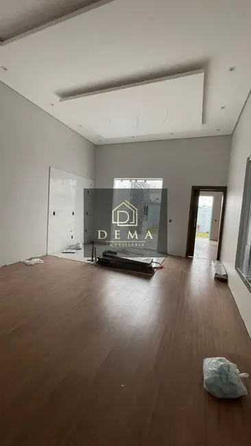 Casa com 2 quartos à venda em Centro, Toledo - PR - imagem 4 Foto 4 de Casa com 2 quartos à venda em Centro, Toledo - PR