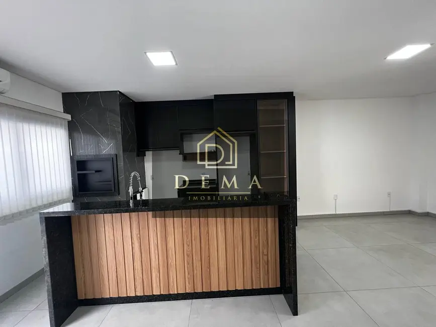 Foto 2 de Sobrado com 2 quartos à venda em Vila Industrial, Toledo - PR